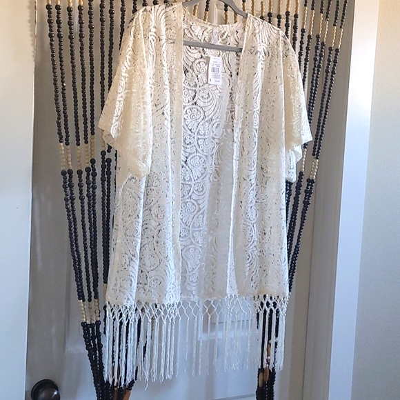 Gorgeous boho cover-up - Picture 2 of 7